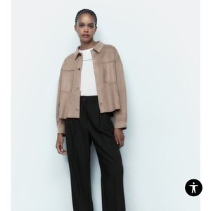 FAUX SUEDE CROPPED OVERSHIT